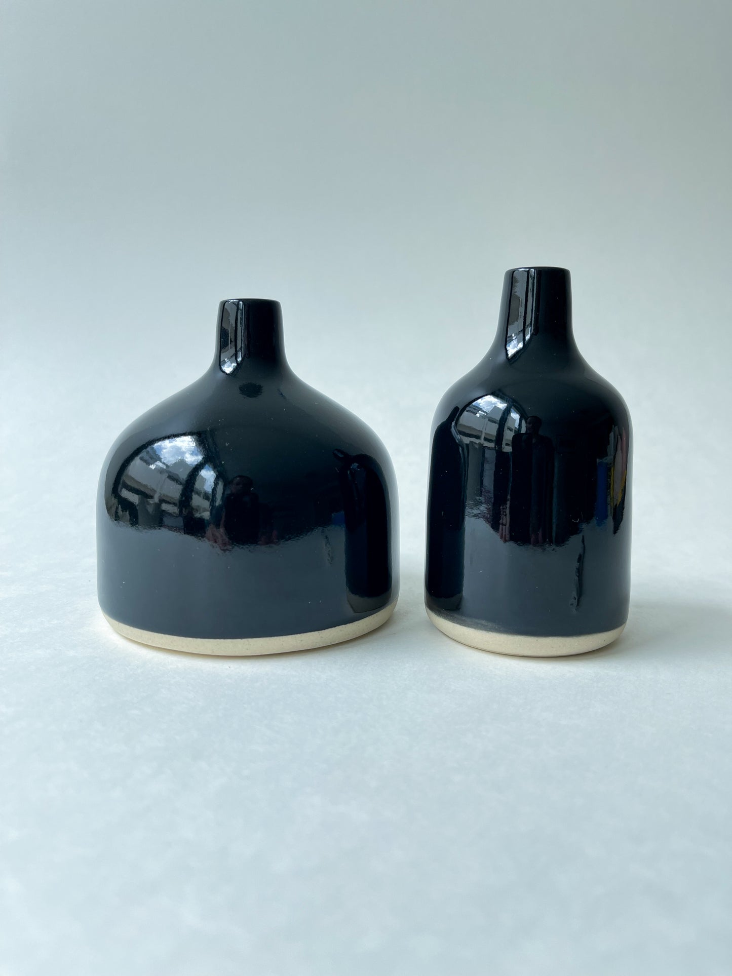 Bud vase : black gloss 1