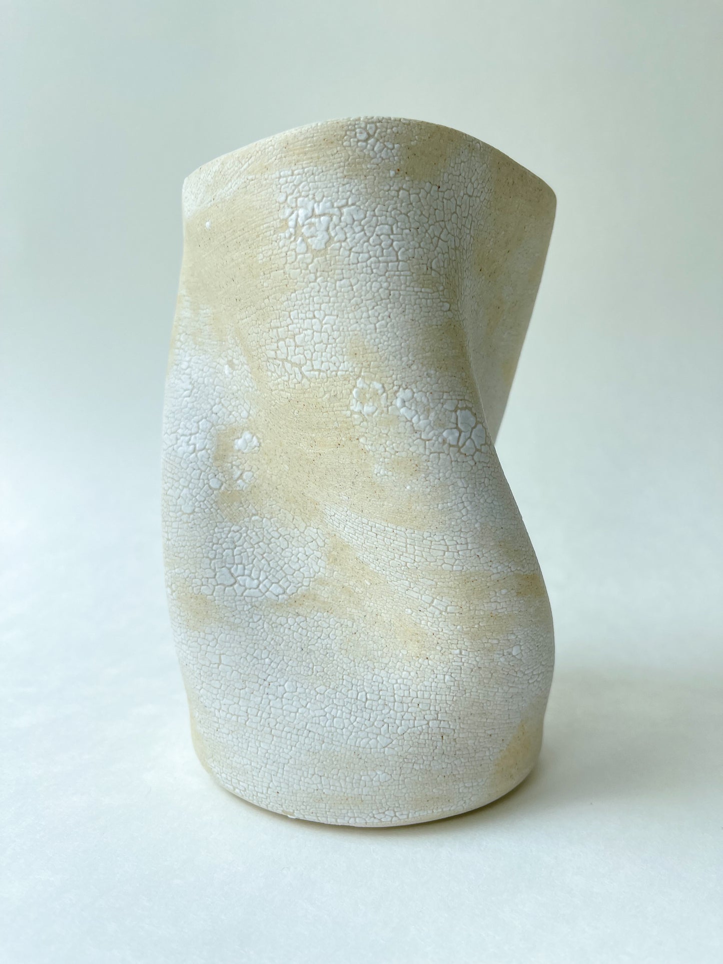 Twisty Vase - cracked white - l