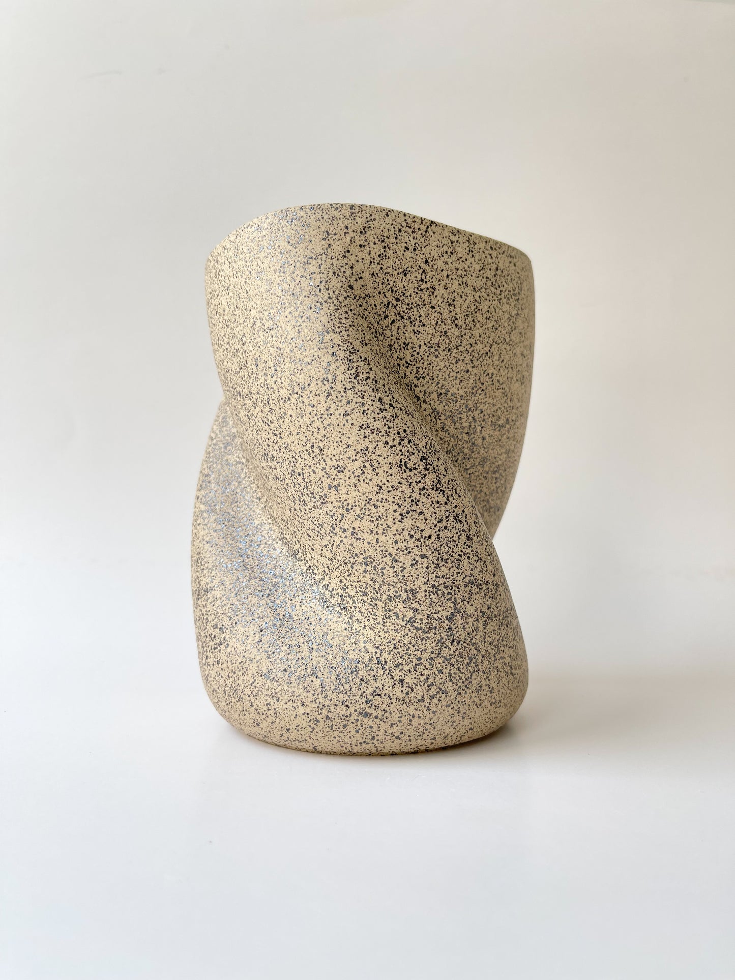 Twisty Vase - Sandy Speckle M