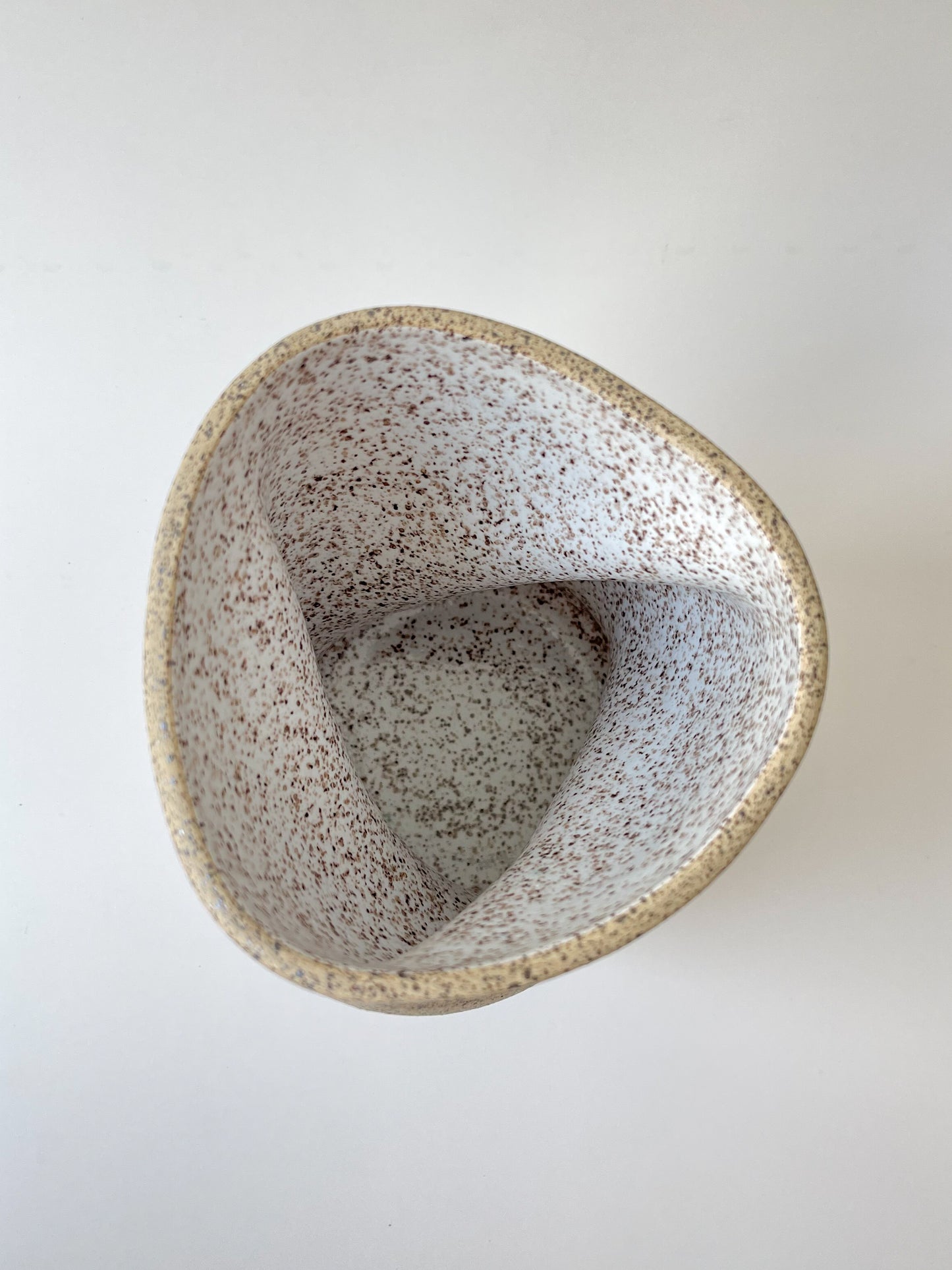 Twisty Vase - Sandy Speckle M