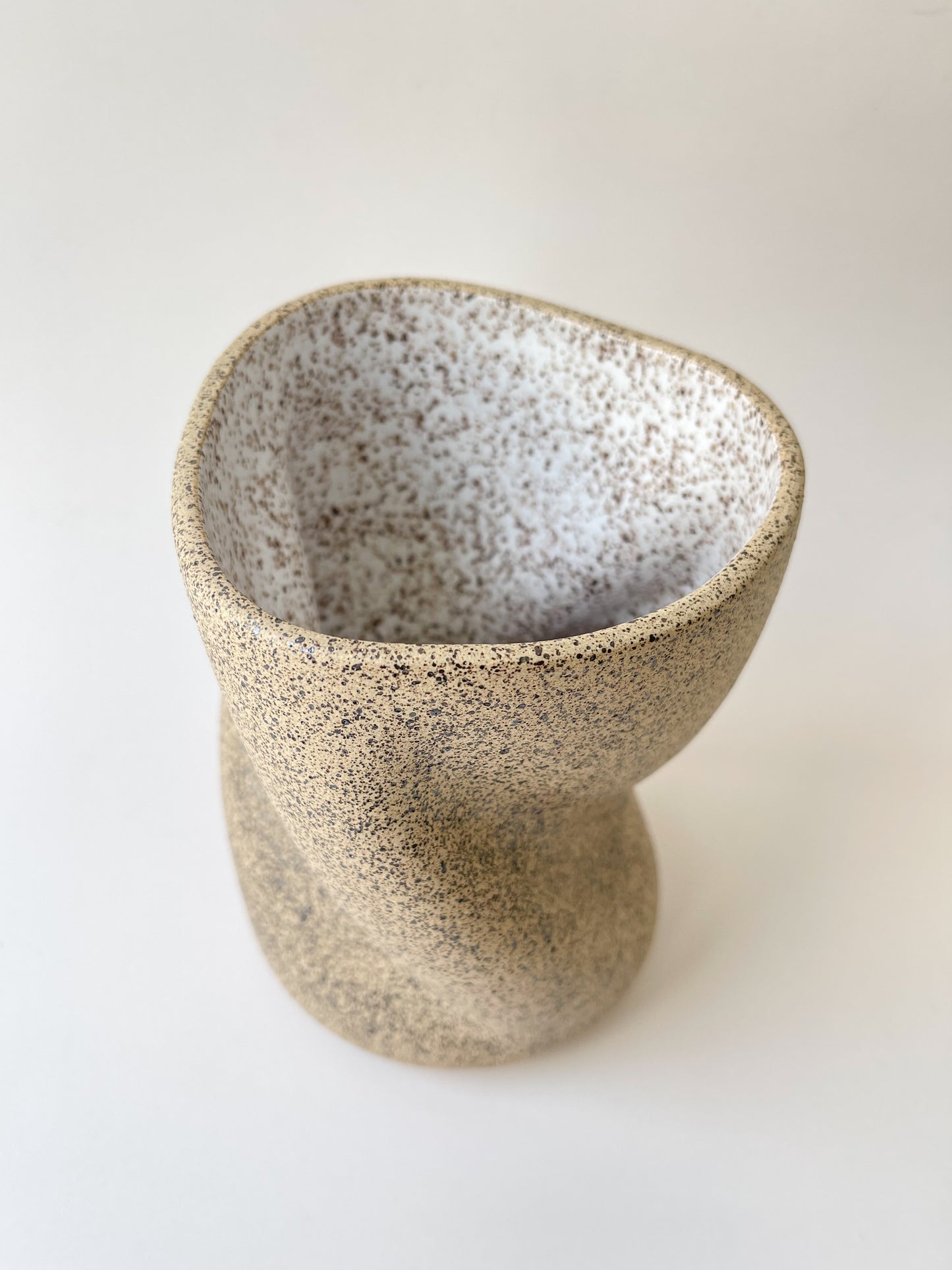 Twisty Vase - Sandy Speckle M