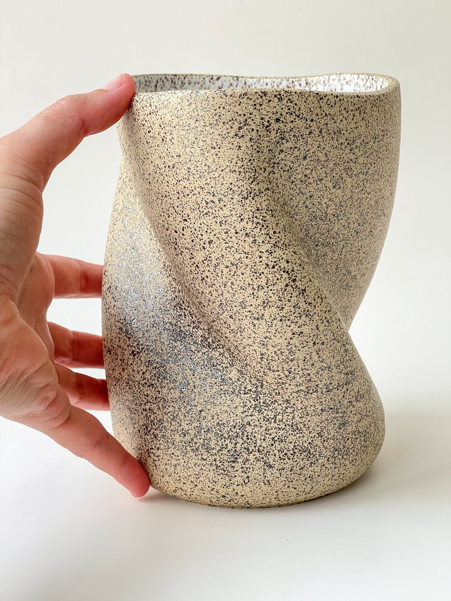 Twisty Vase - Sandy Speckle M